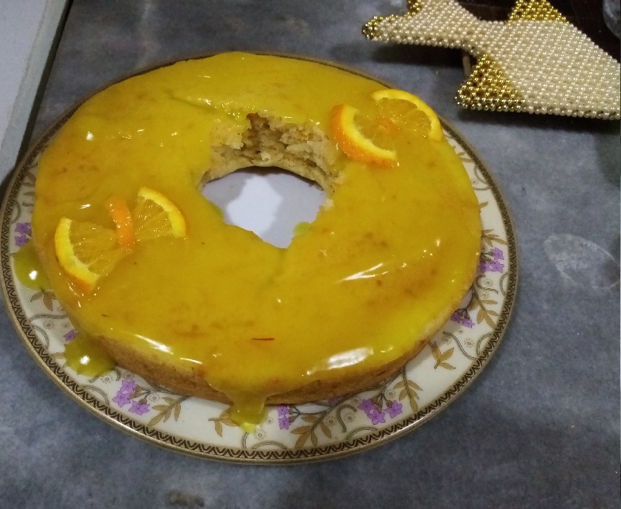 کیک پرتقال‌ی با سس پرتقال