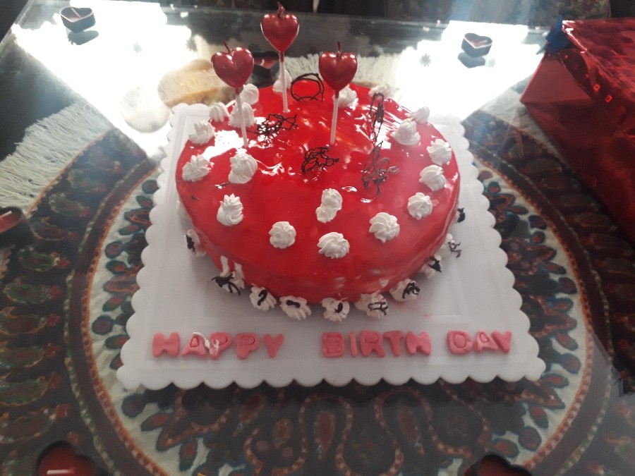 عکس اینم کیک من برا تولد همسرم 