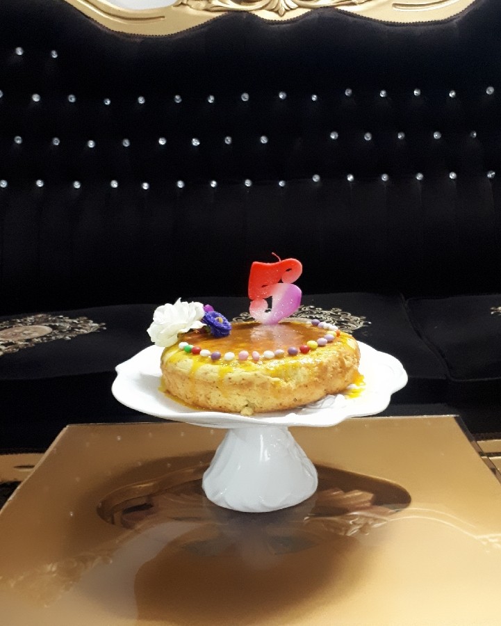 عکس کیک باطعم گلاب زعفران