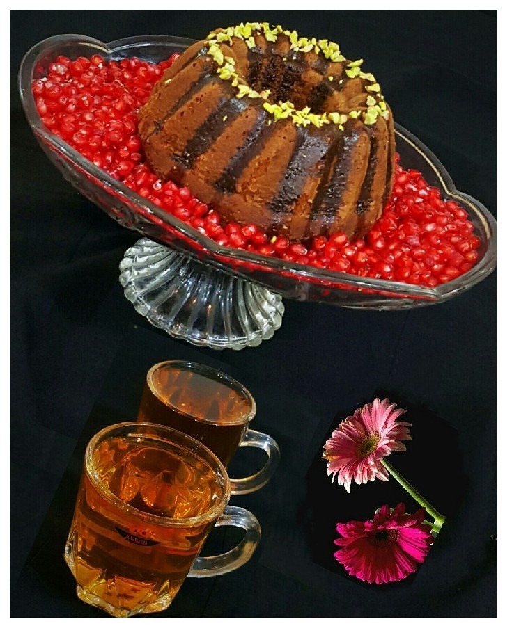 عکس کیک شکلاتی اناری یلدا(لطفا ورق بزنید)