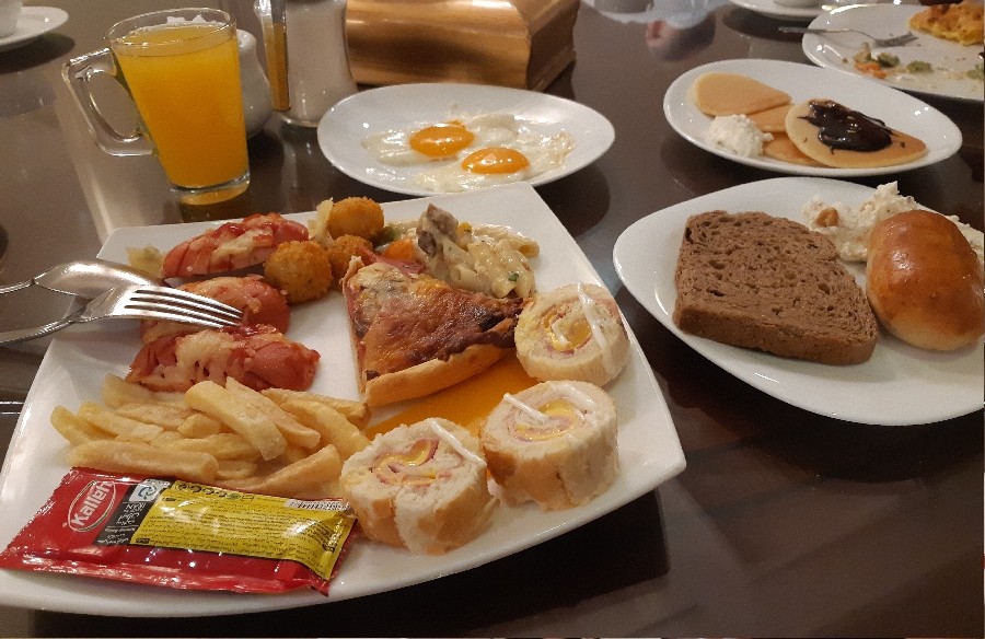 صبحانه رنگی