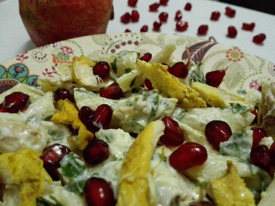 سالاد انار و مرغ