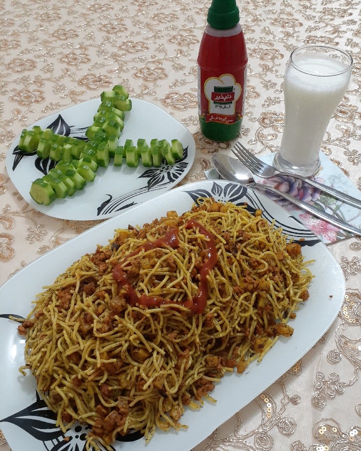 عکس ماکارونی ساده و خوشمزه ما