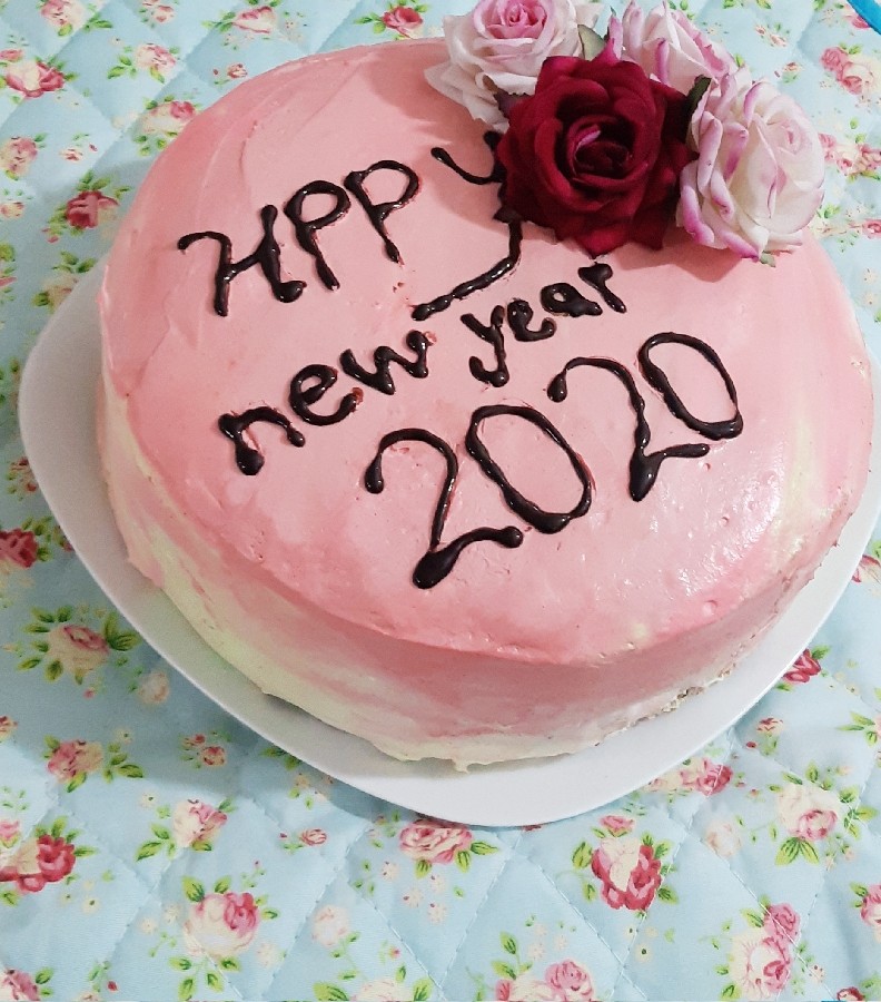 عکس کیک خامه ای خوشگل من برای سال ۲۰۲۰ خخخخ البته با تاخیر گذاشته شد