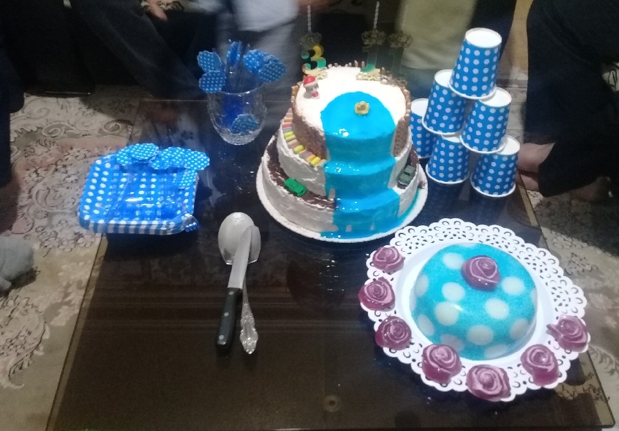 کیک تولد من برای بچه هام 