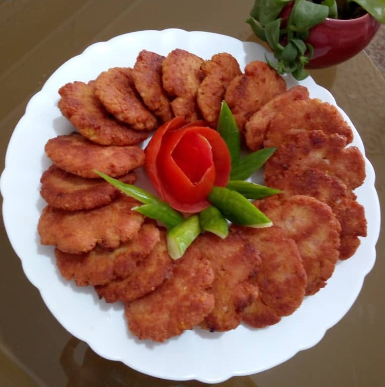 شامی سوسیس خونگی همراه با مرغ و پنیر