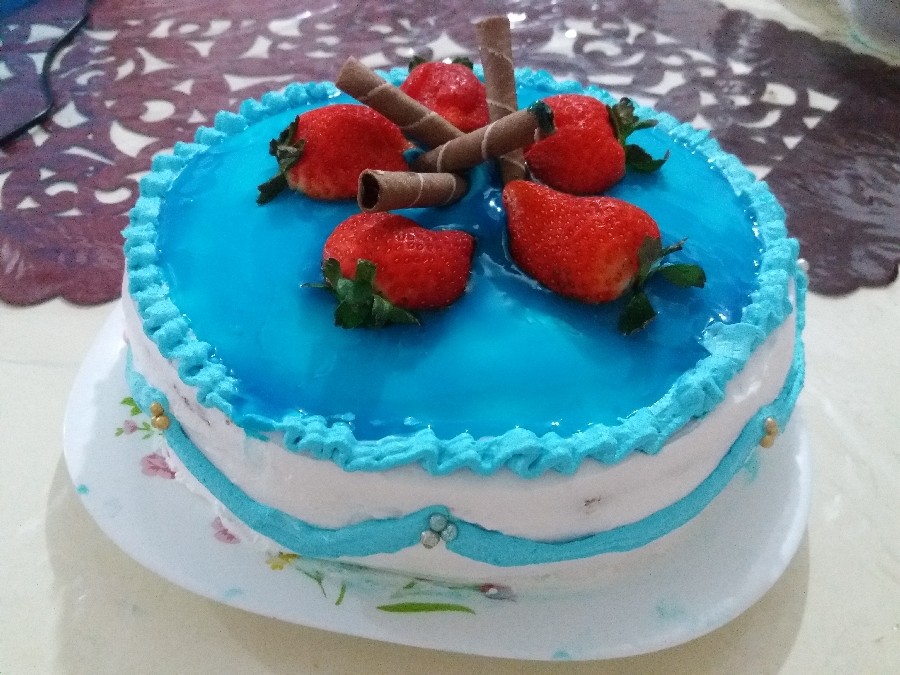 عکس کیک تولد باپایه اسفنجی