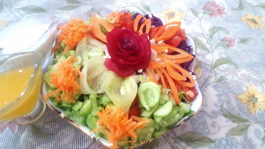 تزیین سالاد