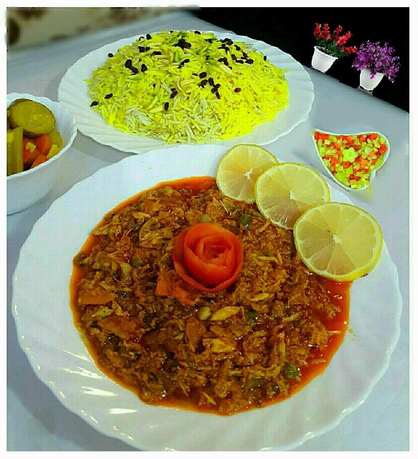 عکس خوراک مرغ ریش ریش با سبزیجات