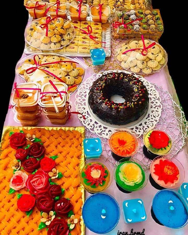 عکس این میز من وآجی در جشنواره شیرینی اندیمشک 