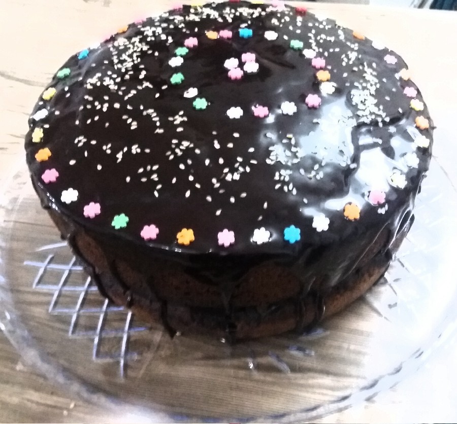 عکس کیک شکلاتی با روکش گاناش  برای روز مادر♡ 