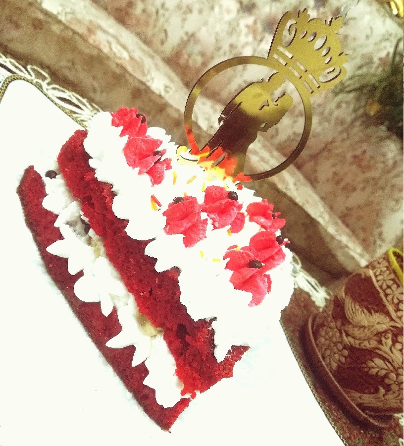 عکس کیک قرمز نارگیلی
