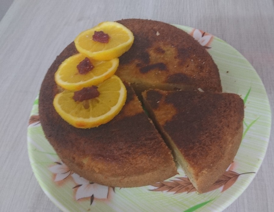 عکس کیک ساده با رنده پوست پرتقال 