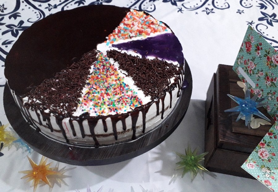 عکس کیک شکلاتی روز مادر
