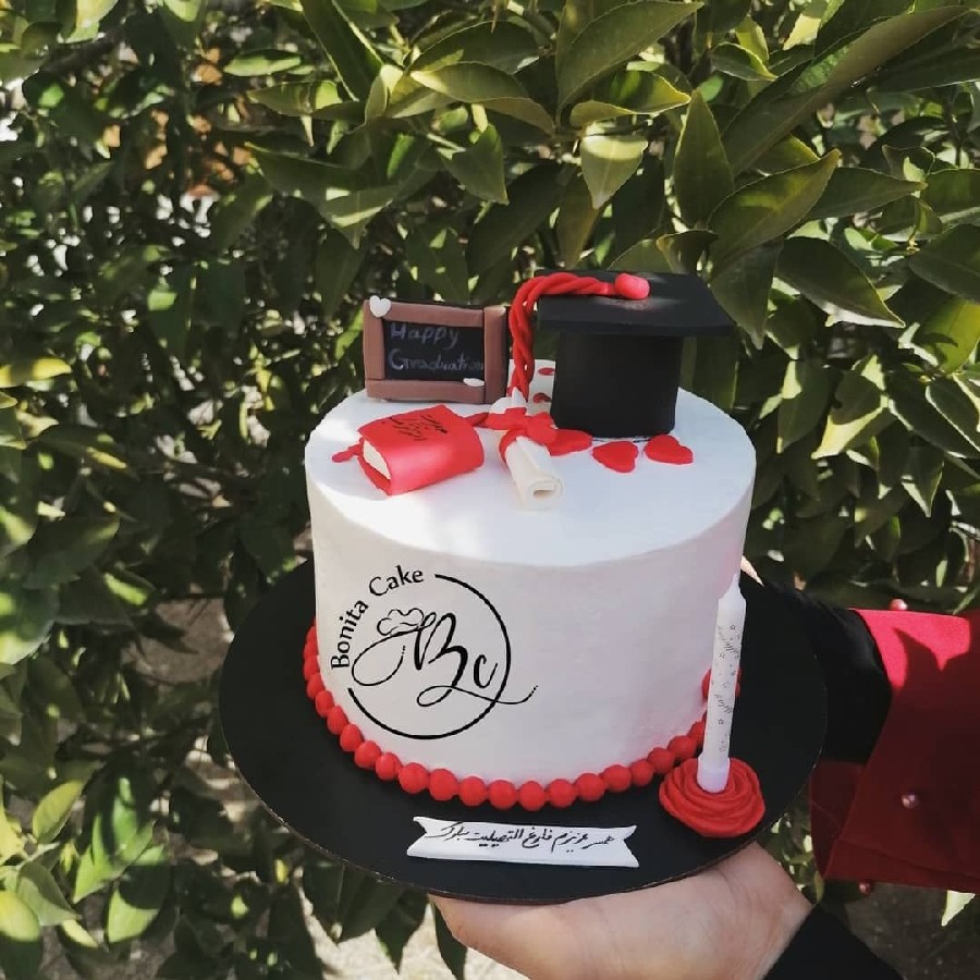 عکس کیک خامه ایی
با تزئینات فوندانت 