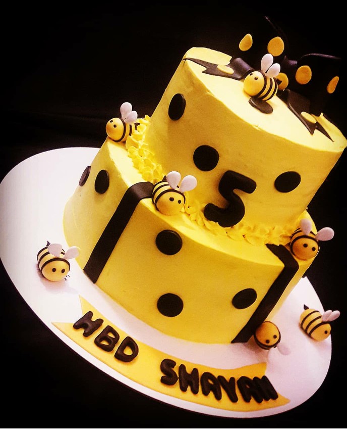 کیک تولد دو طبقه زنبوری