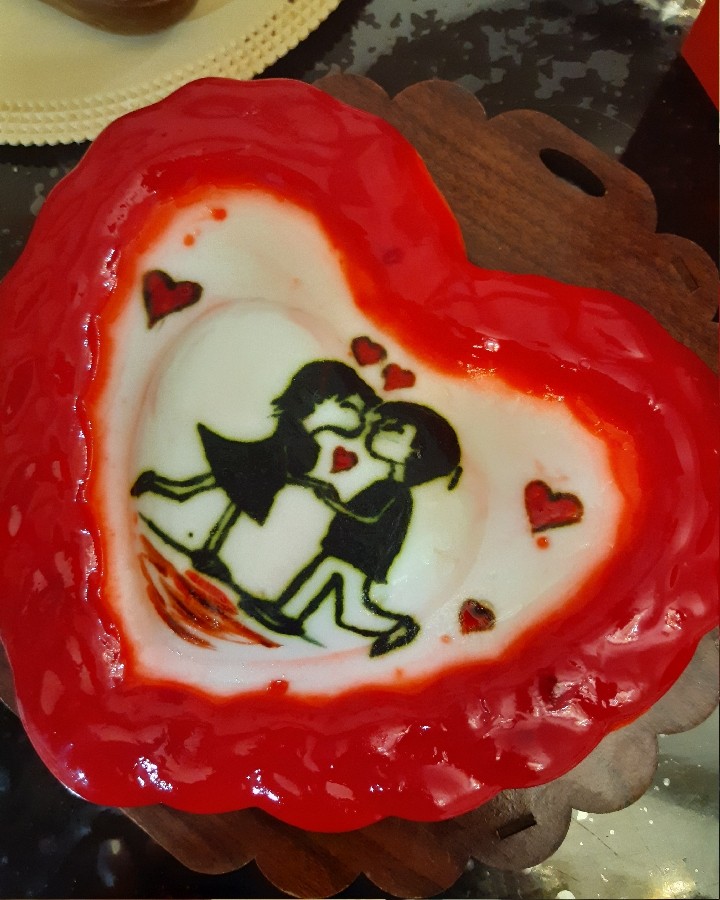 عکس ژله ولنتاین همراه با شکلات قلب سوپرایزی  