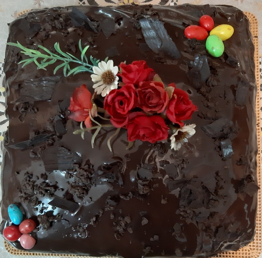عکس کیک شکلاتی پنبه ایی با کاور گاناش