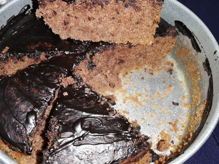 کیک پنبه ای با روکش شکلات تلخ