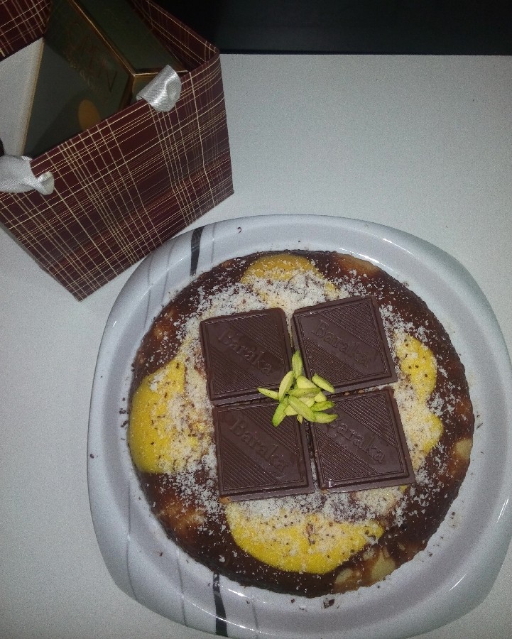 کیک کاکائویی و زعفران