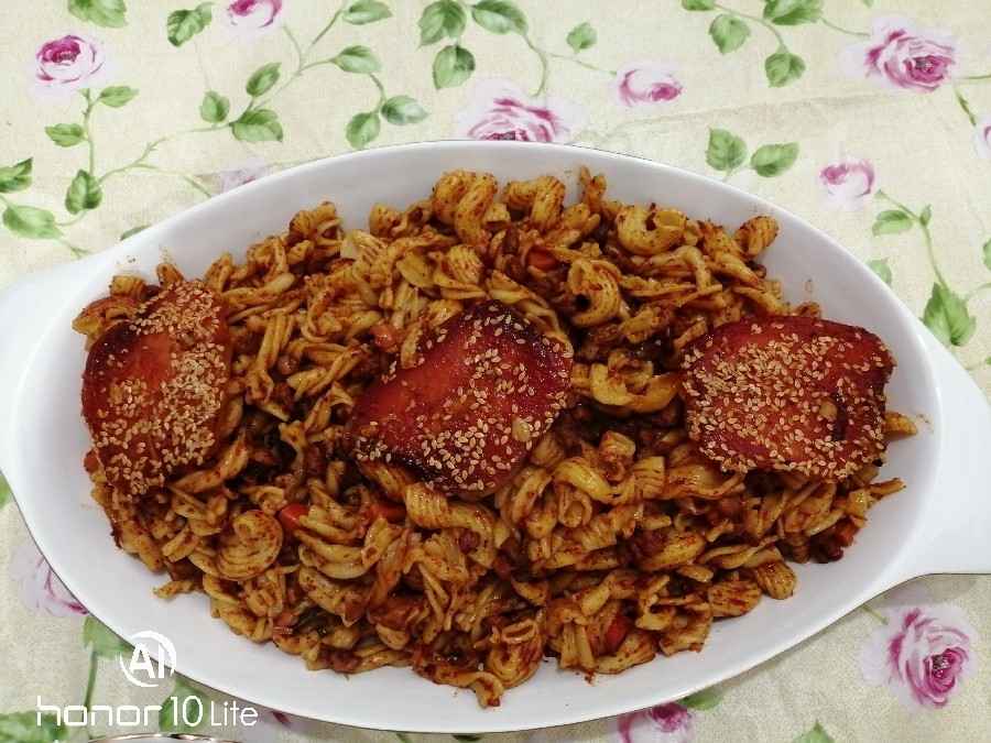 عکس ماکارونی و سالاد قالبی