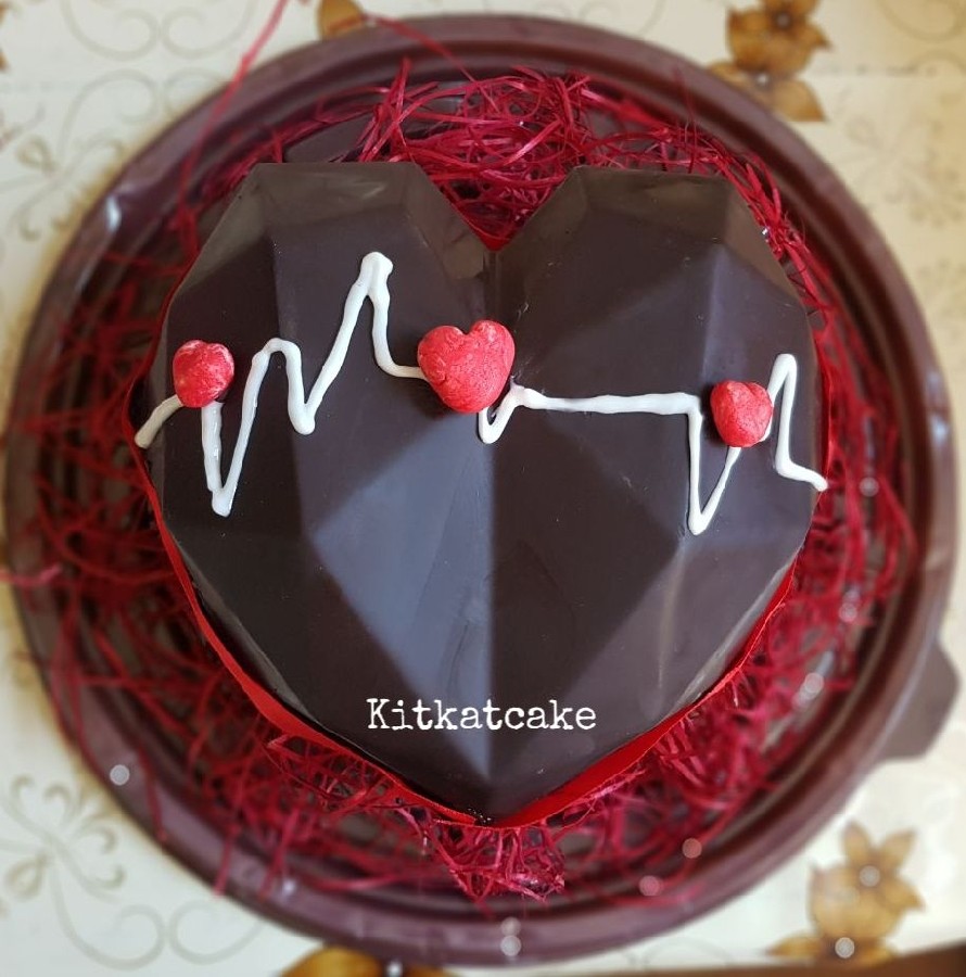 کیک قلب سورپرایز شکلاتی