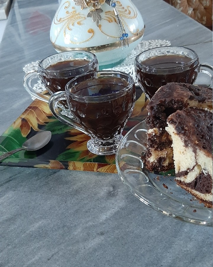 کیک شکلاتی دورنگ و قهوه