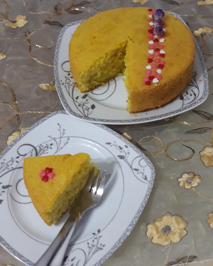 کیک هل و گلاب و زعفرون