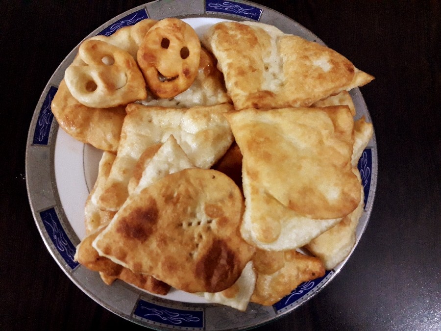 عکس نون محلی زنجان که بهش میگیم اِردَک
خیلی خوشمزه است ،مخصوصا موقع صبحانه با پنیر که خیلی میچسبه????