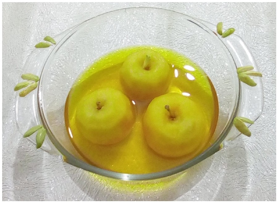 کمپوت سیب زعفرانی