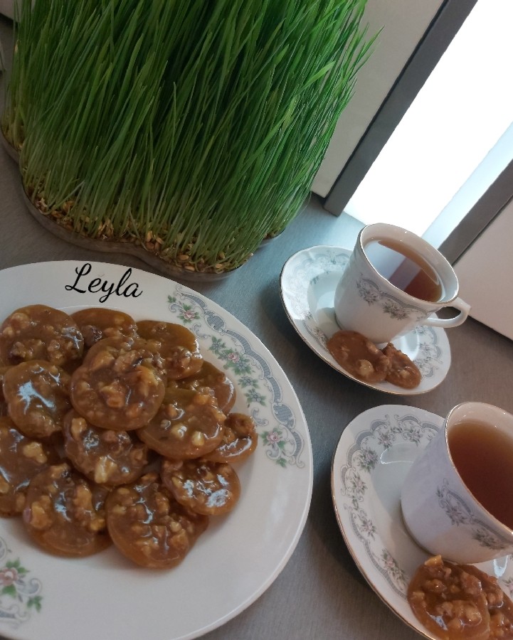 عکس سوهان عسلی گردویی