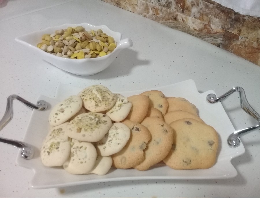 شیرینی گردویی که ما بهش میگیم پفکی و شیرینی کشمشی من برای عید 1399