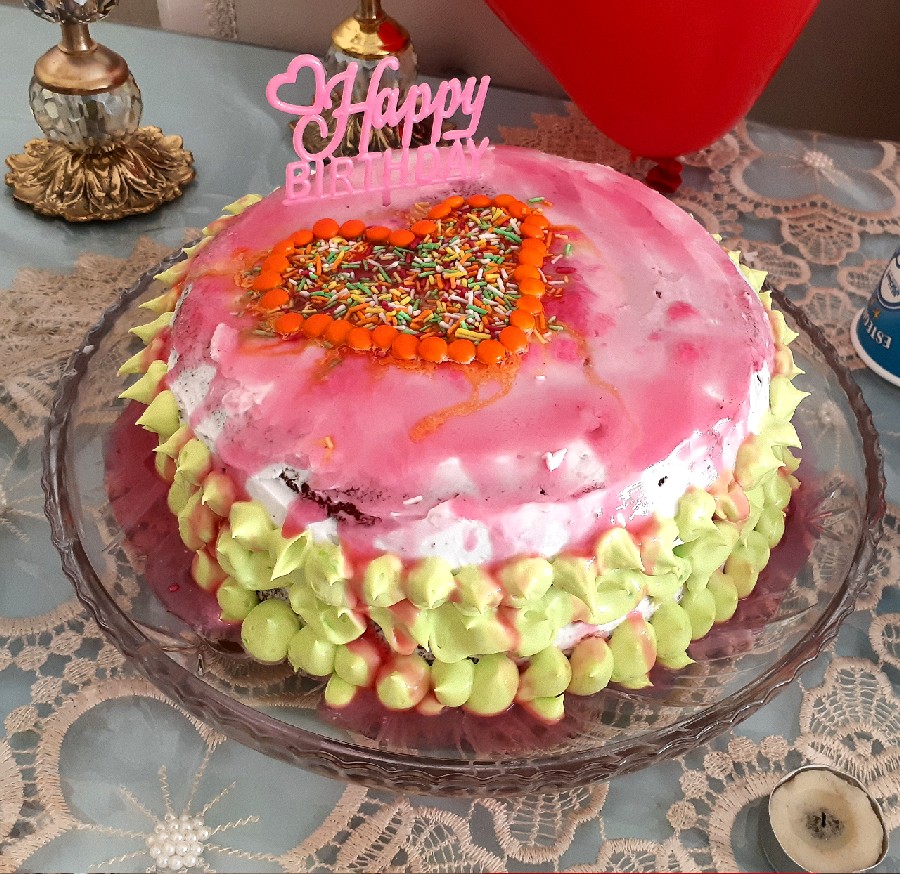 کیک تولد همسرم که توسط بنده پخته شدو پسندیده شد