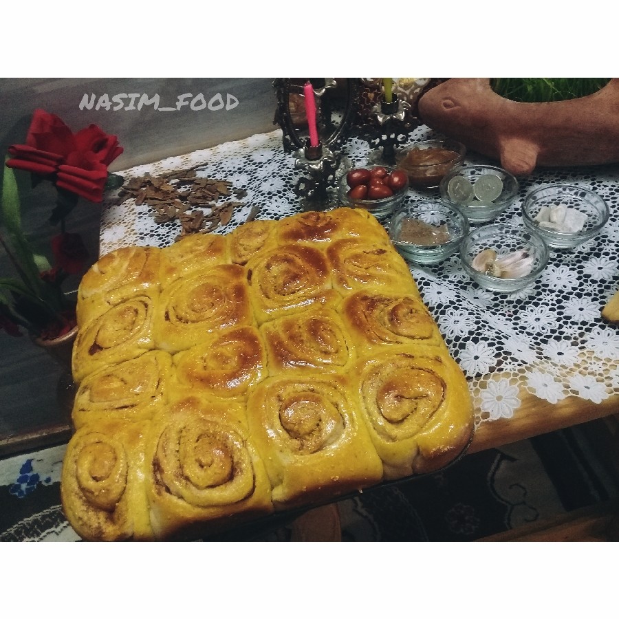 عکس نان رول دارچینی در تنور