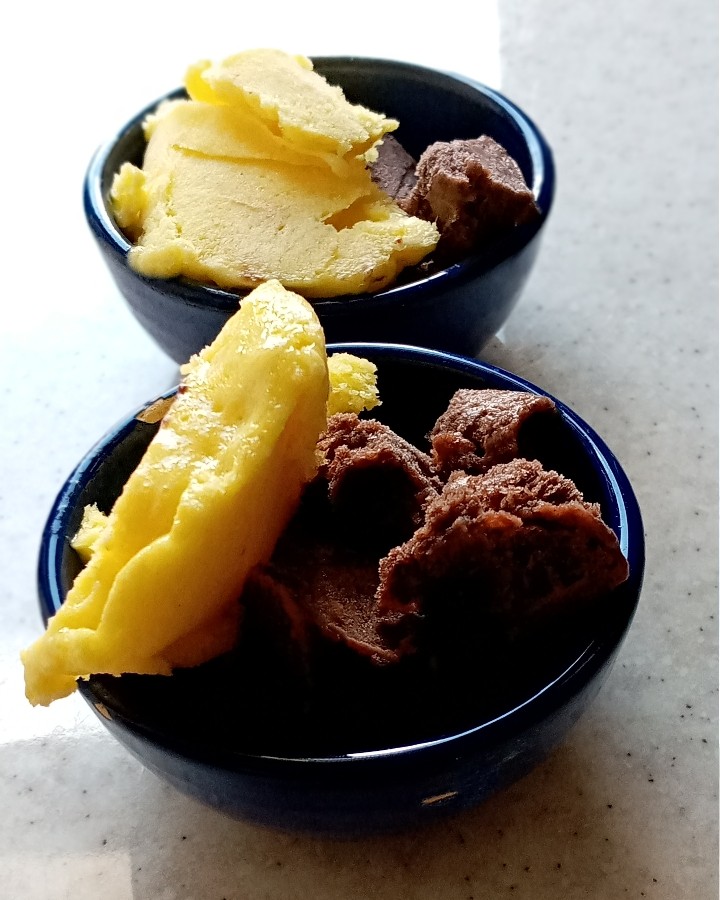 بستنی شکلاتی و زعفرانی با دستور پاپیون
