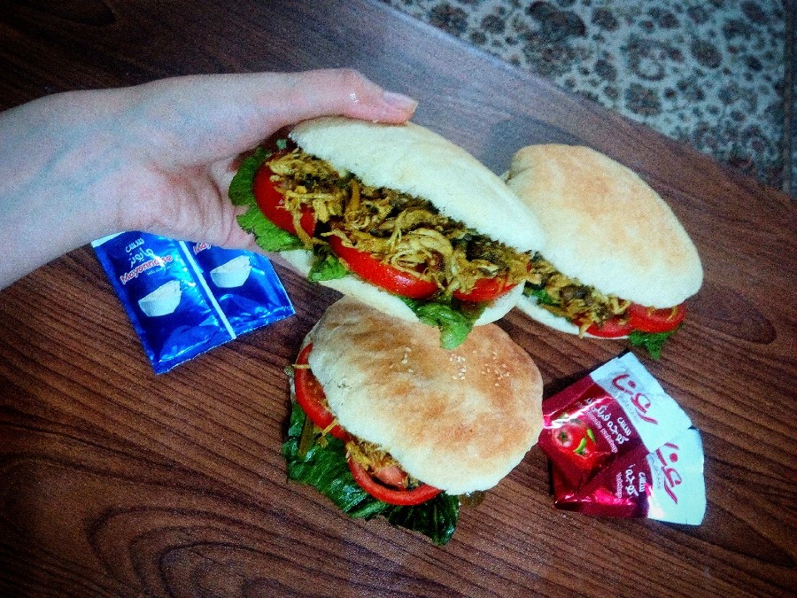 ساندویچ مرغ و قارچ