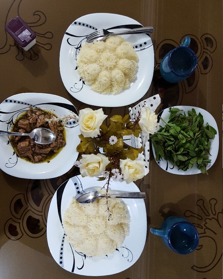 عکس غذای عجله ای من تن ماهی و برنج