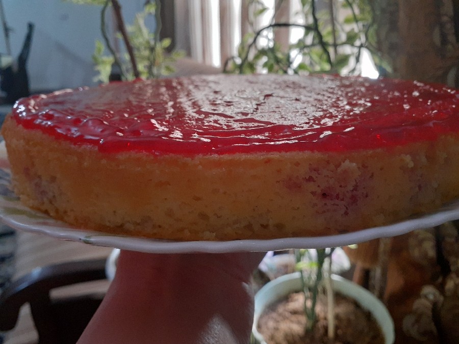 کیک توت فرنگی با روکش بریلو