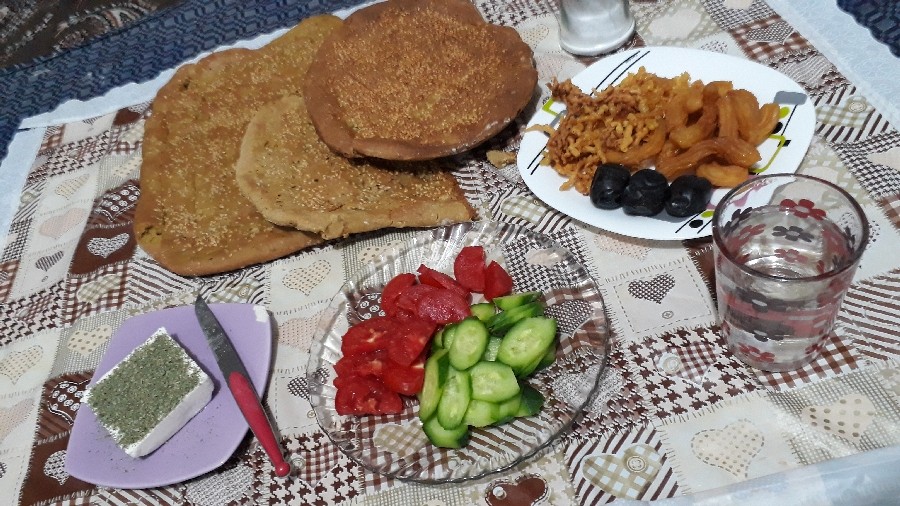 عکس افطاری روز پنجم ماه رمضان
