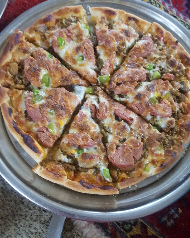 عکس پیتزا قارچ گوشت