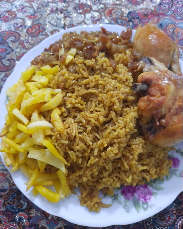 عکس غذای اصیل خرمشهری به اسم مطبگ (دارچین پلو)