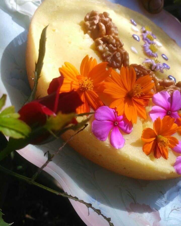 کیک گلاب و زعفرون