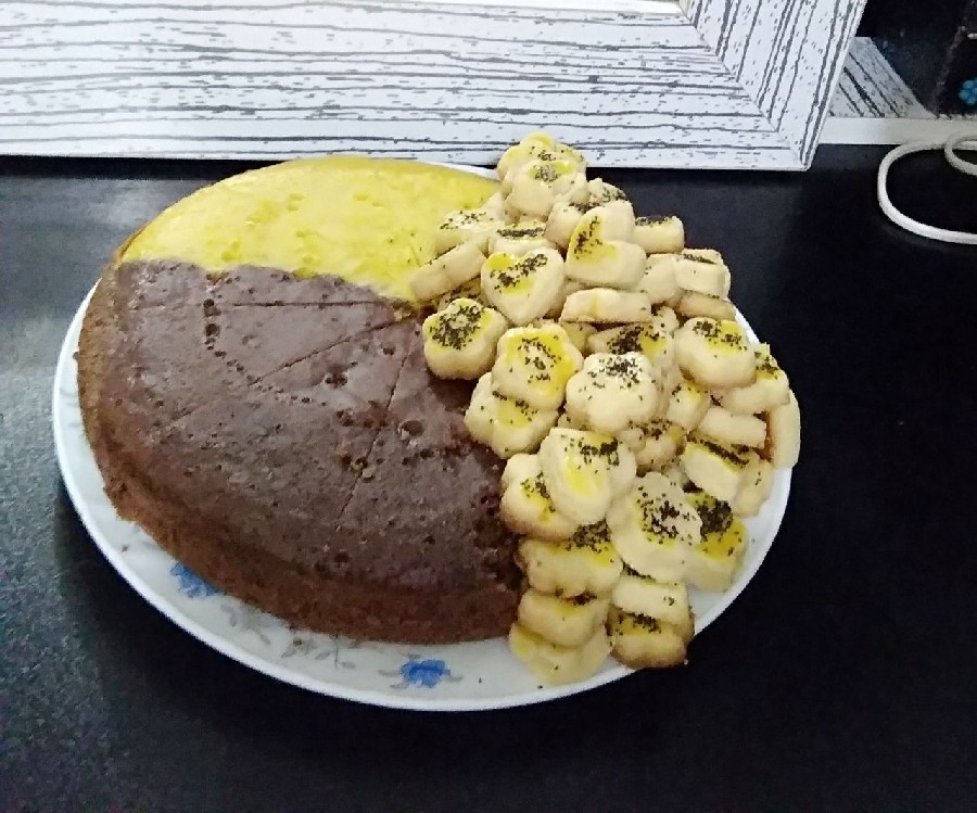 کیک دو رنگ وشیرینی زنجبیلی