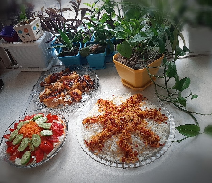 عکس برنج با ته دیگ مرغ