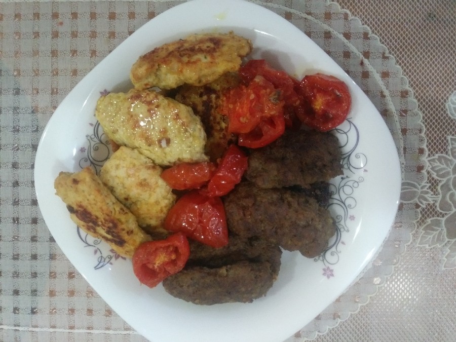 عکس افطاری ما (کباب مرغ و گوشت)