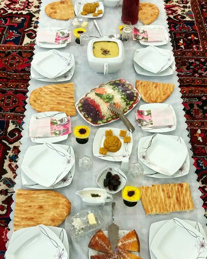 عکس مهمونی افطاری دیشب