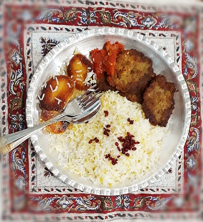 عکس برنج و کتلت گوشت