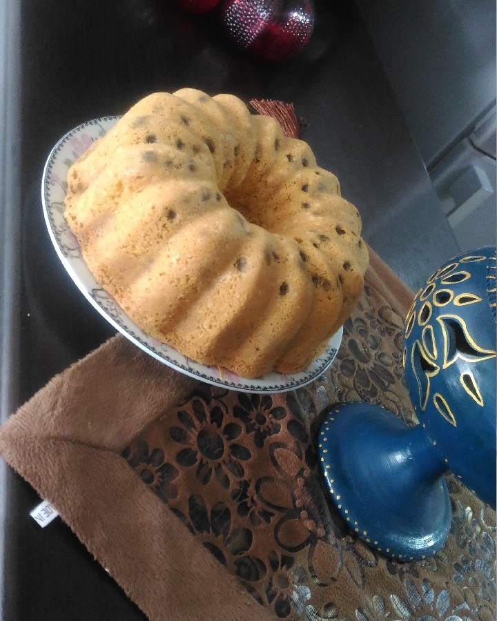 عکس کیک کشمشی زعفرونی