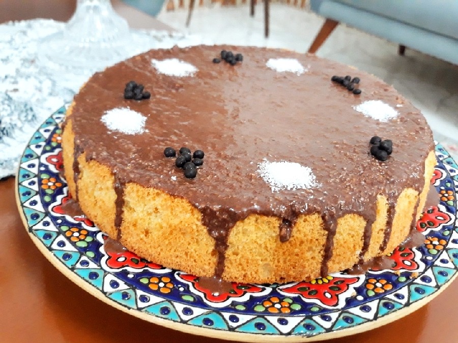 عکس کیک نارگیلی با گاناش شکلات