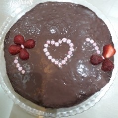 کیک اسفنجی با رویه شکلات